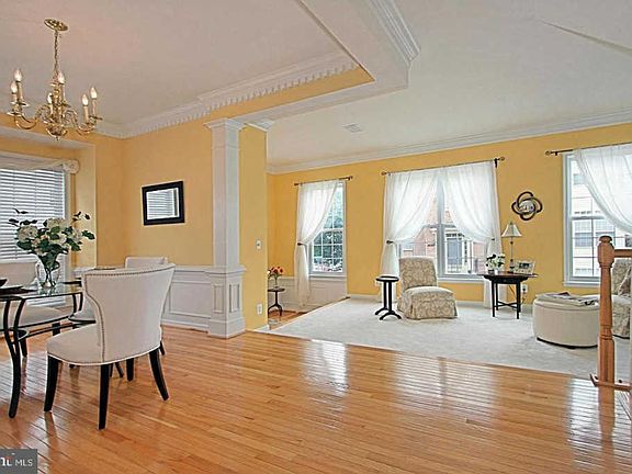 4th image of 4624 Latrobe Pl