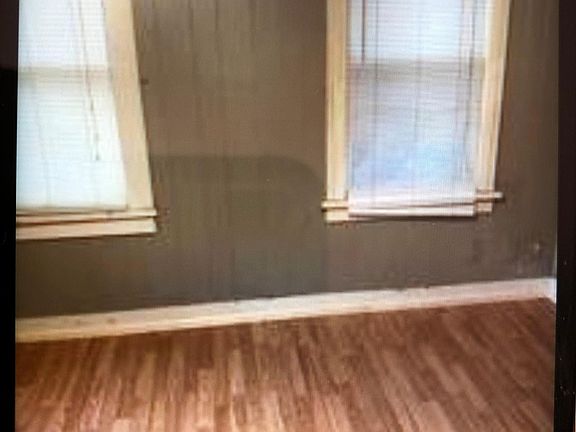 3rd image of 554 McHugh St