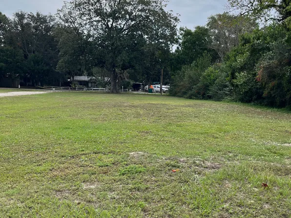 220A Oakhill Ave, Fort Walton Beach, FL 32547