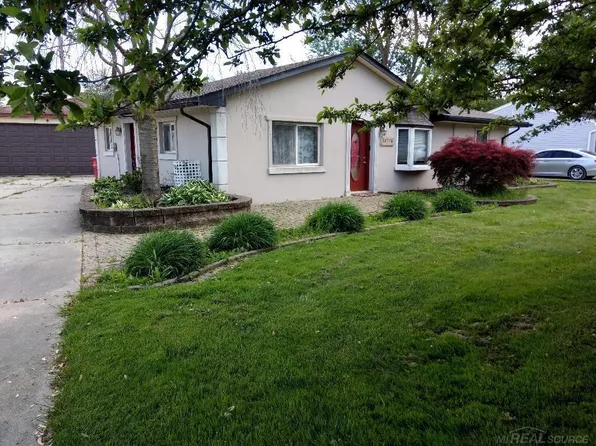 39716 Detroit St, Harrison Township, MI 48045