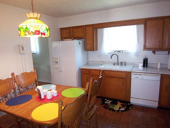 5th image of 9030 Hollywood Ct