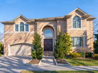 1166 Abbott Blvd, Fort Lee, NJ 07024