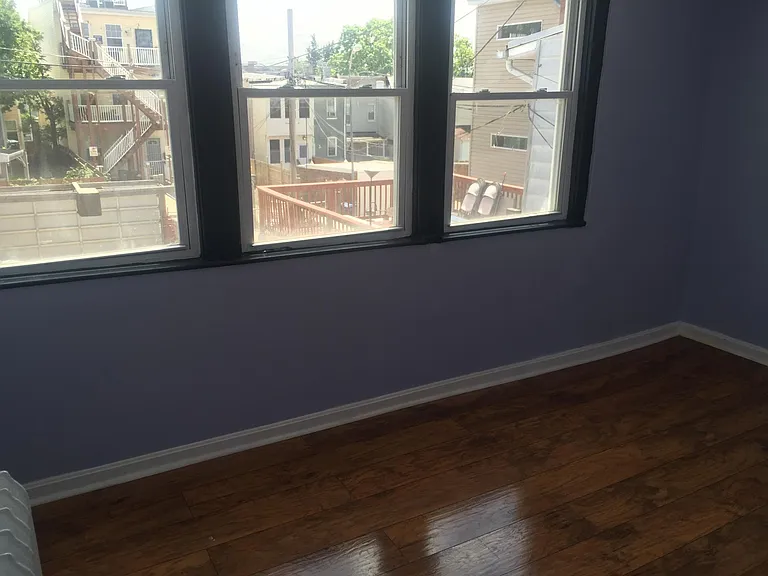 520 Kenyon St NW — Photo 10