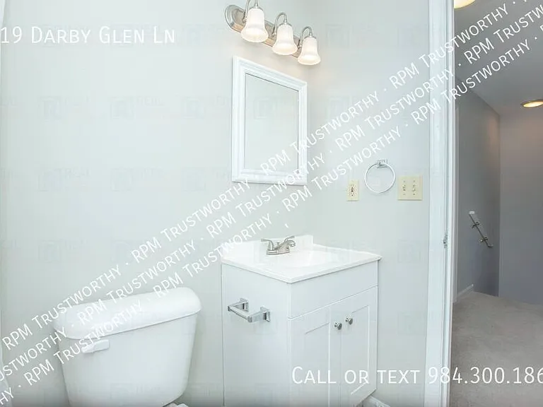 519 Darby Glen Ln — Photo 15
