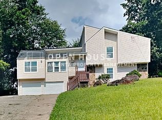 3945 Lookout Point Dr, Marietta, GA 30066