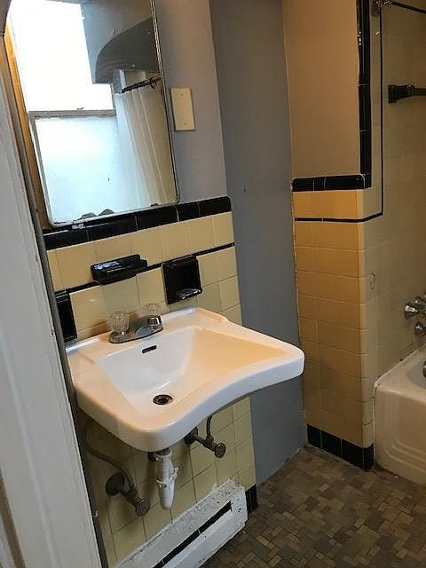 2nd image of 106 N 11th St