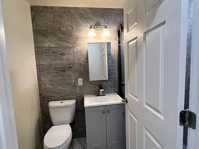 155 EVERGREEN PLACE — Photo 29
