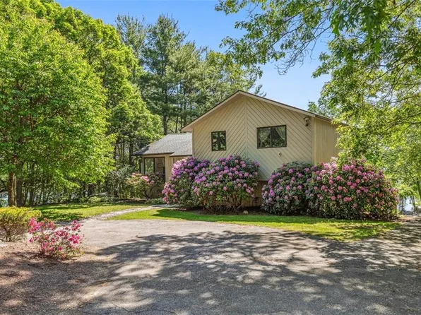 11 Noto Dr, North Providence, RI 02904