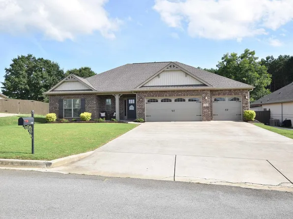 1703 Meadowbrook Dr SE, Cullman, AL 35055