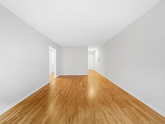 4th image of 425 Wesley Ave