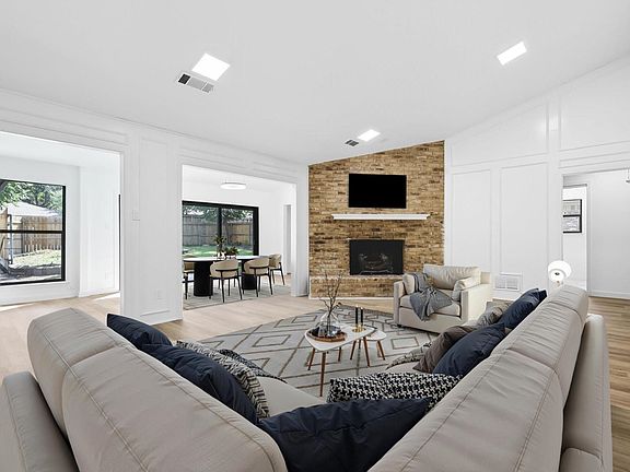 3rd image of 1712 Poinciana Ln