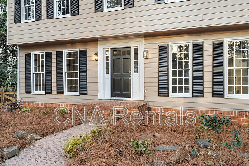 4 bed, 3.5 bath, 2747 sqft, $3,400 — Photo 3