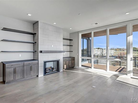 3rd image of 16460 Wildhorse Lake Blvd Unit 301