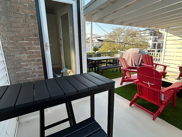 23 N Rosborough Ave — Photo 15