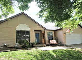 2064 S Glenn Ave, Springfield, MO 65807