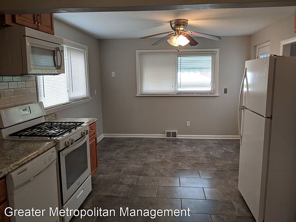 3rd image of 3256 W 142nd St