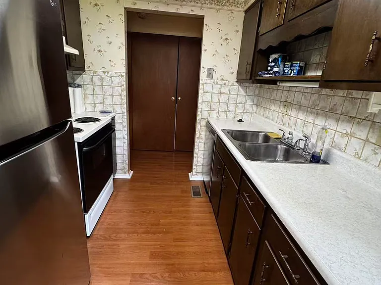 1652 Mars Hill Dr — Photo 10