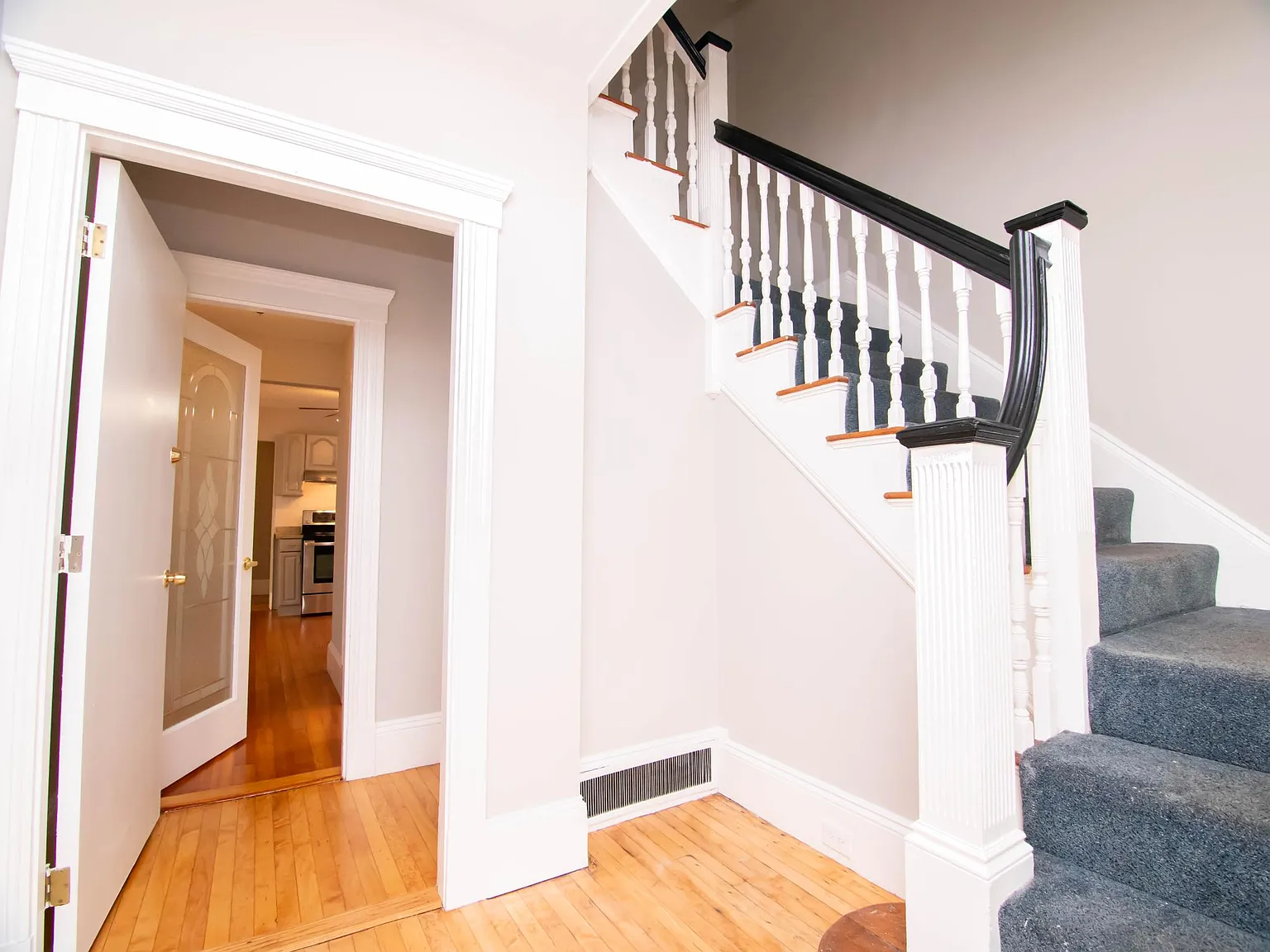 2 bed, 1062 sqft, $3,100 — Photo 2