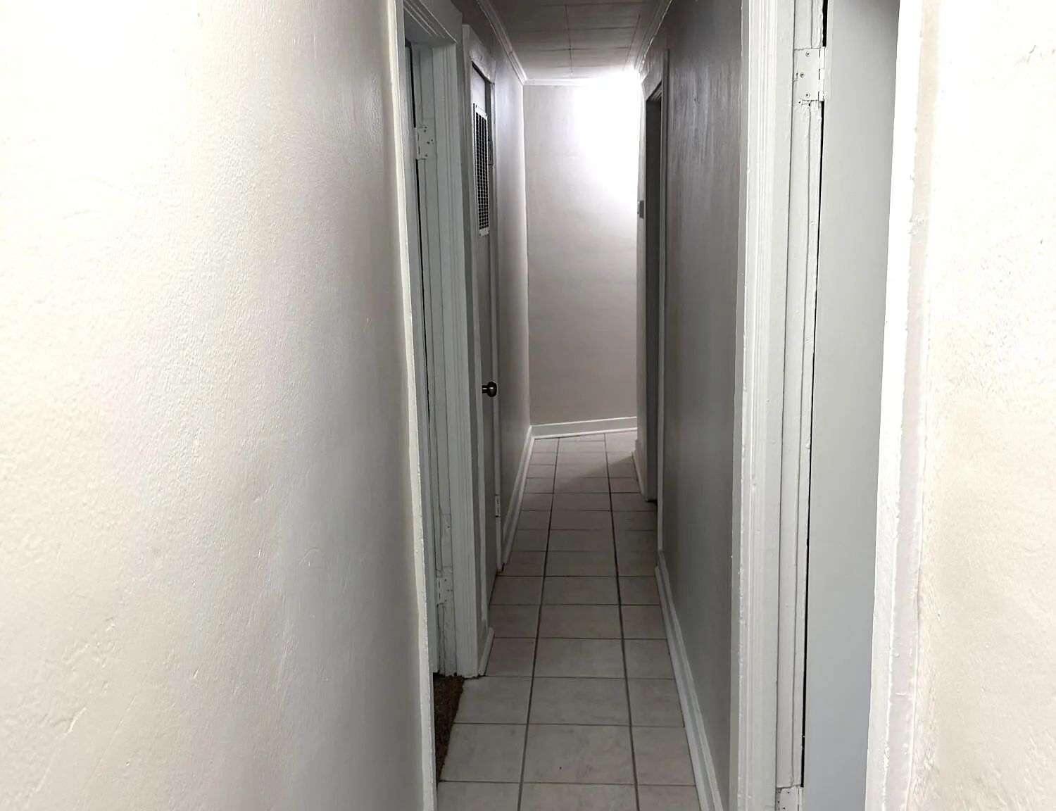 3 bed, 1.0 bath, 800 sqft, $1,150 — Photo 3