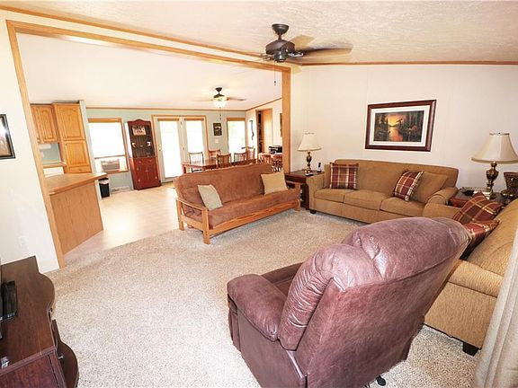 3rd image of 35833 Maple Dr
