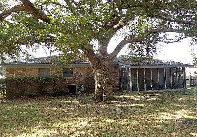 2nd image of 104 Matthews Dr