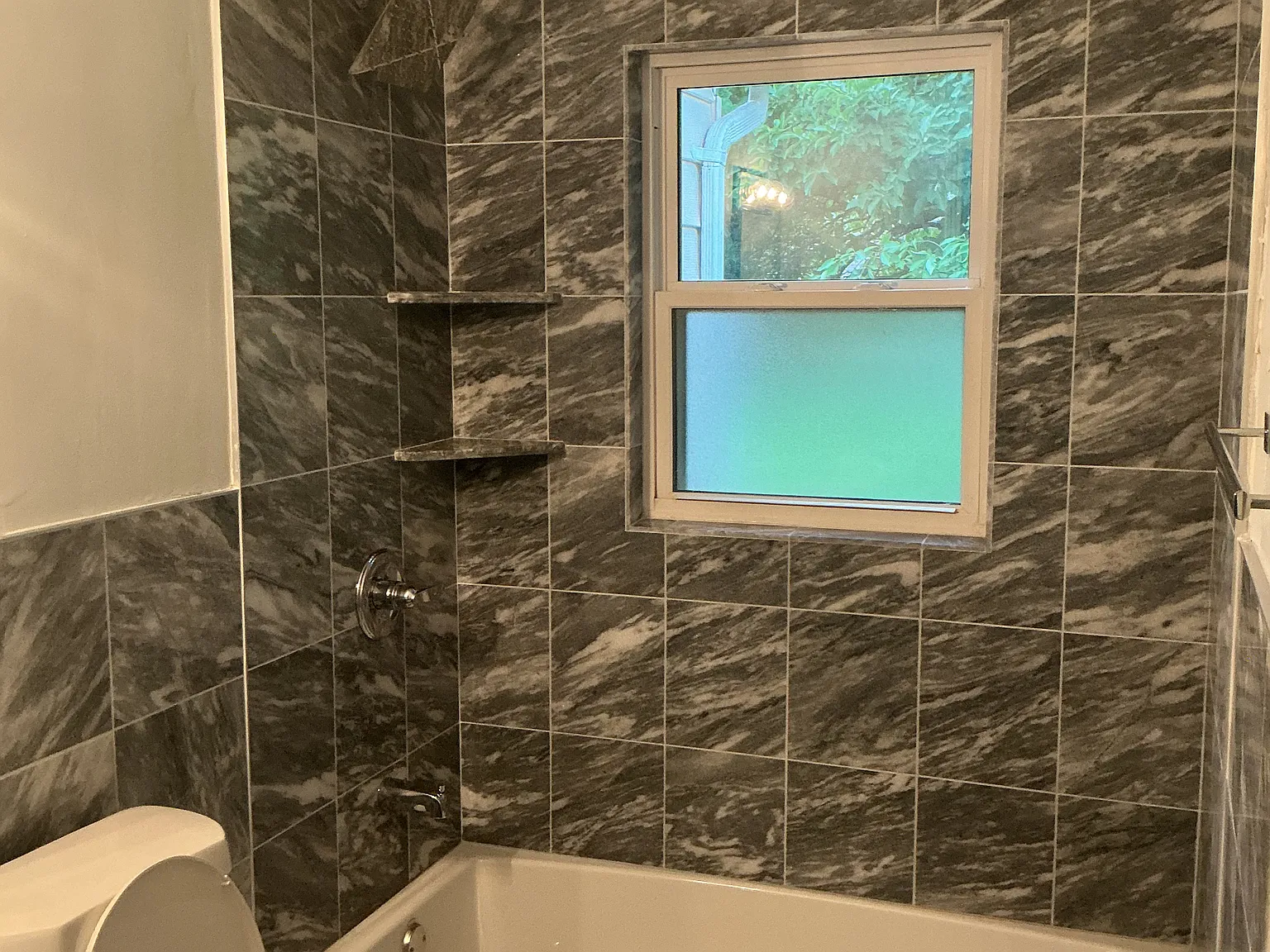 3 bed, 1290 sqft, $2,950 — Photo 3