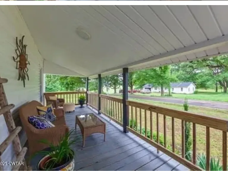 5425 State Route 225 — Photo 2