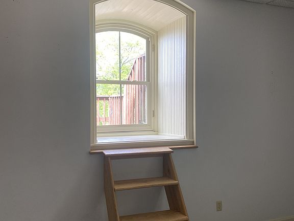 3rd image of 381 Chestnut St #4