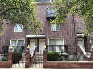 815 Pearson St APT 6, Des Plaines, IL 60016