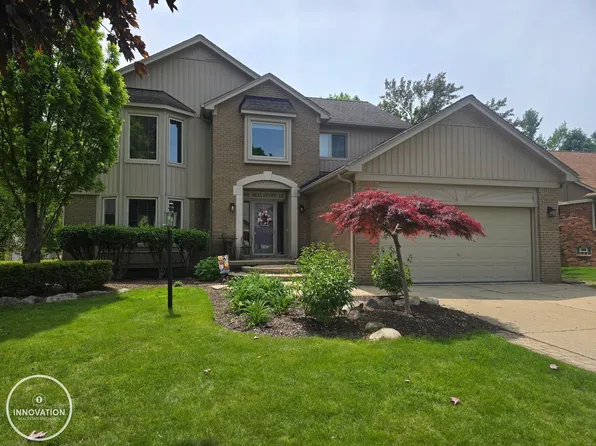 192 Bellshire Ln, Rochester Hills, MI 48307