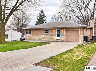 3054 S 44th St, Omaha, NE 68105