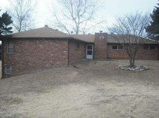19 Pin Oak Dr, Arkansas City, KS 67005