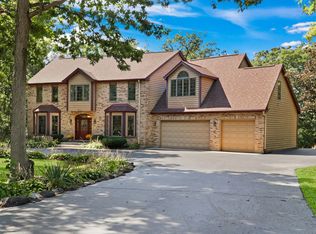 195 Hollow Way, Ingleside, IL 60041