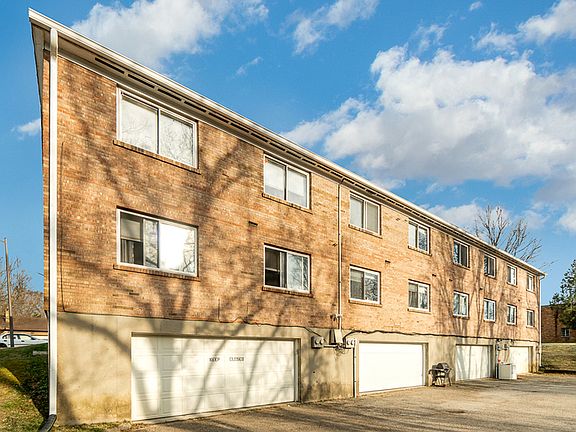 3rd image of 901 Dianna Dr Unit 4