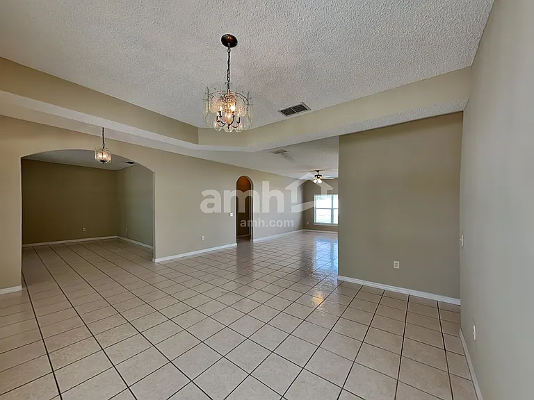 2505 Sherbrook Ln — Photo 9