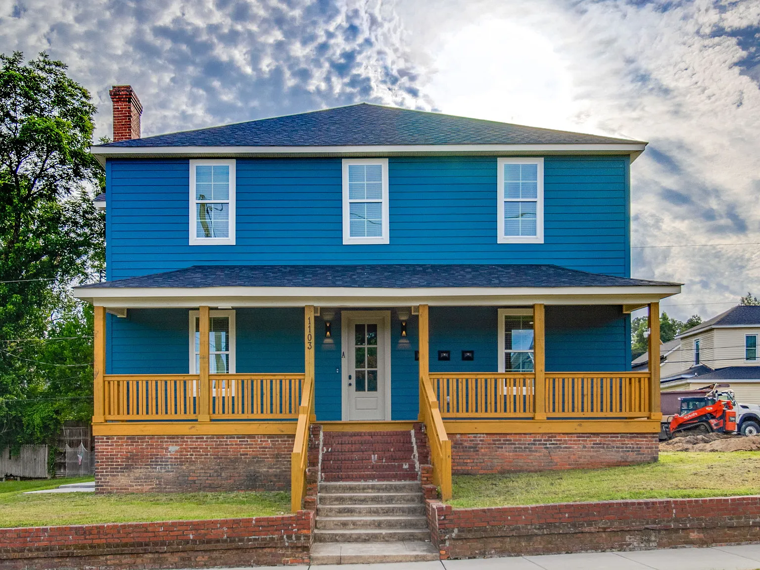 4 bed, $4,700 — Photo 1