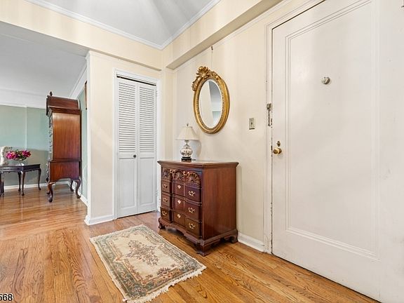 4th image of 10 Crestmont Rd #3L