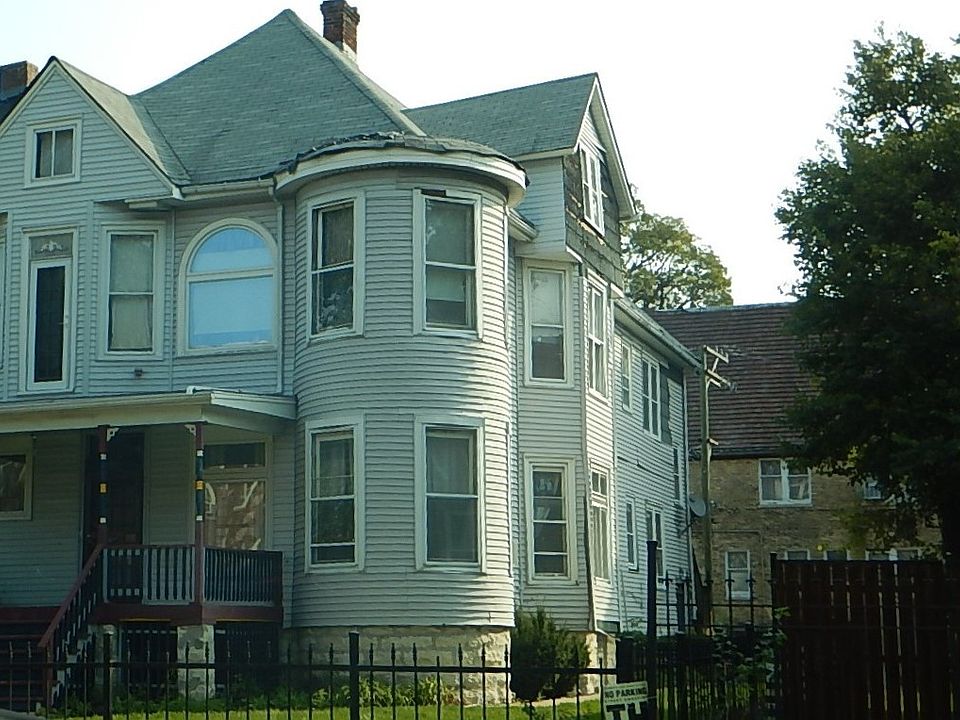 2nd image of 305 N Menard Ave