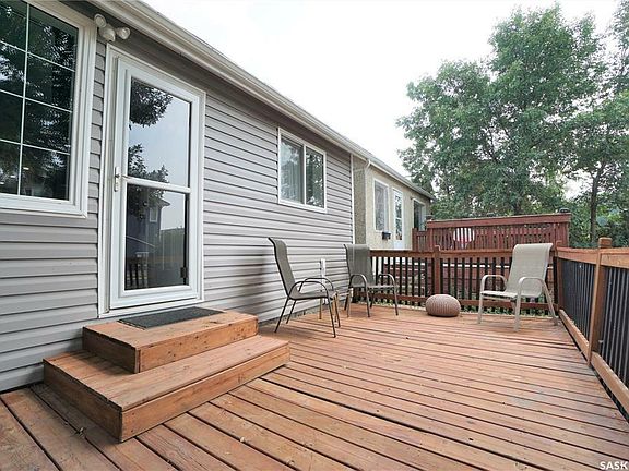 2nd image of 1051 Elliott St