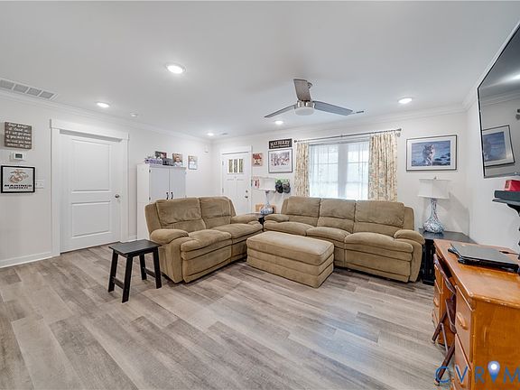 4th image of 1124 Cheaneys Bridge Rd