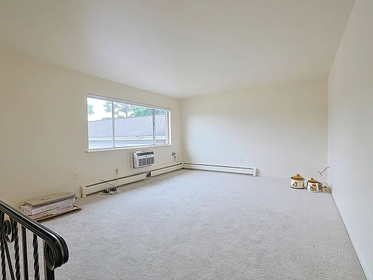 2740 South Rd #G14 — Photo 11