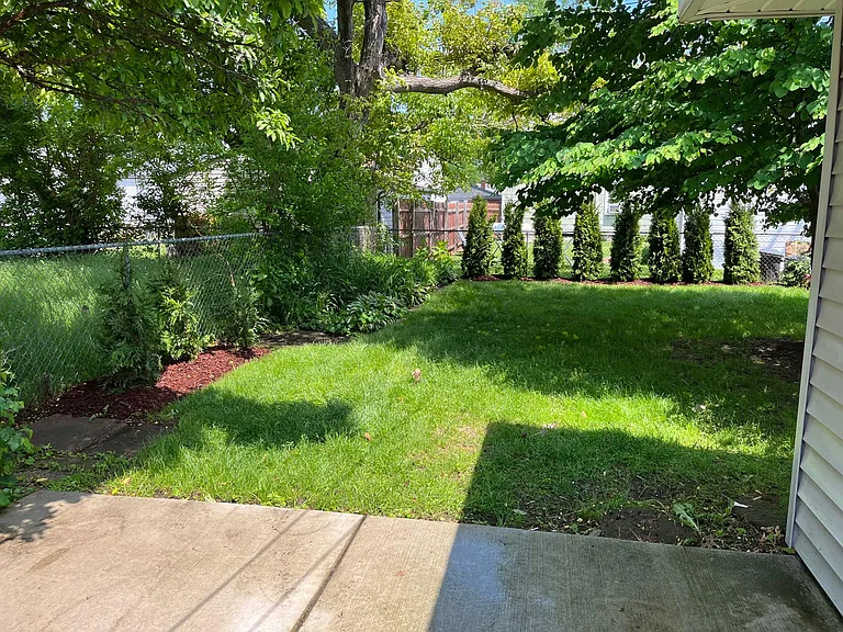 1812 Clifton Ave — Photo 7