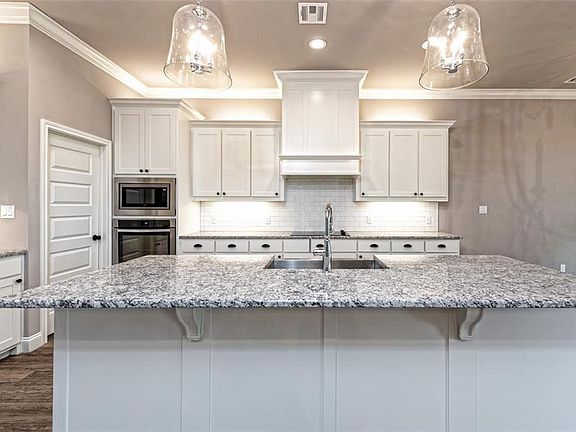 5th image of 2309 Therese Dr