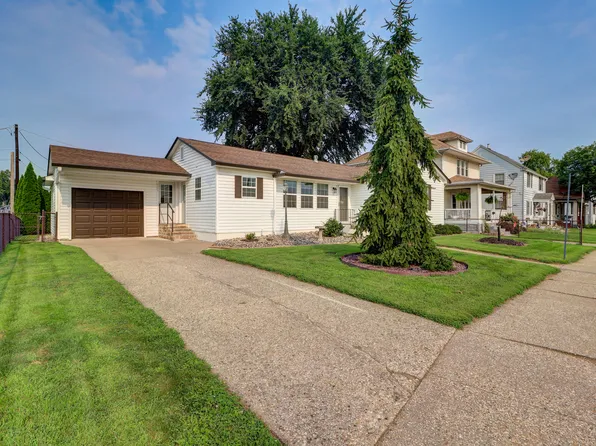 722 Argyle Ct, Clinton, IA 52732