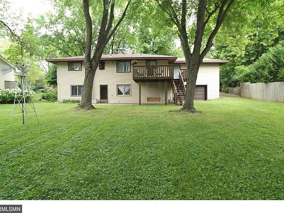 3rd image of 736 N Oak Dr