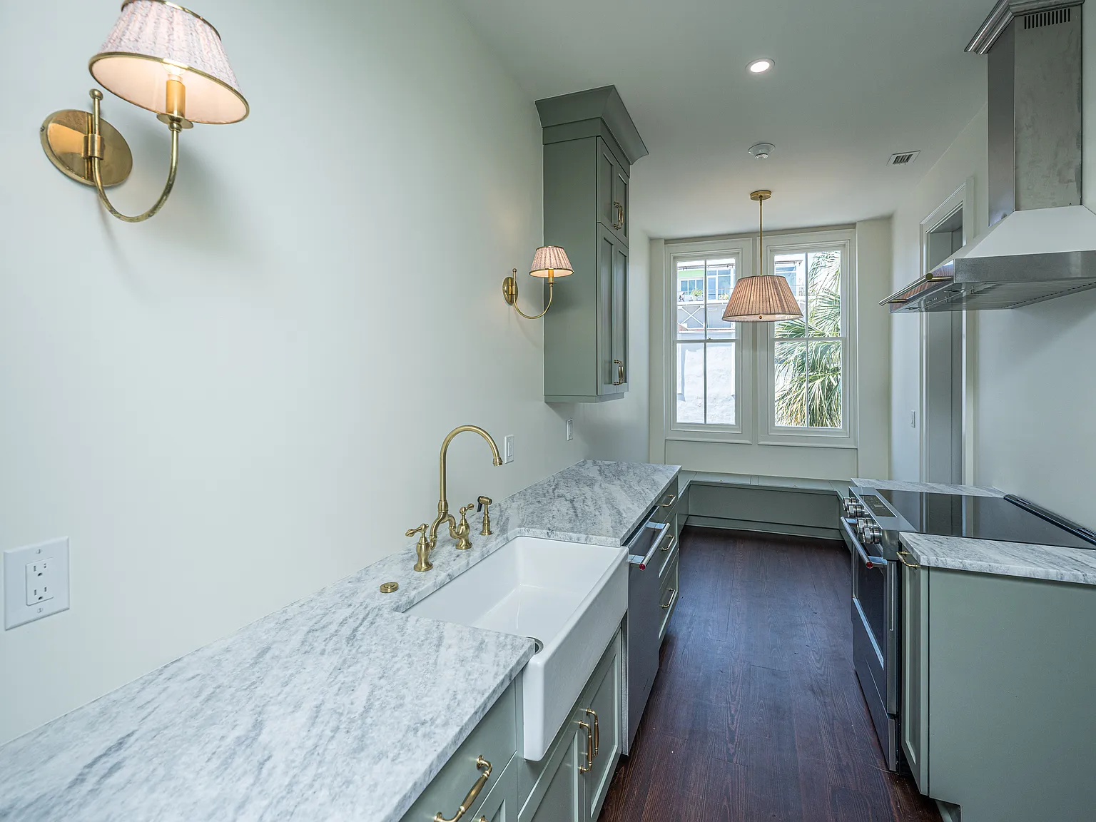 2 bed, 1900 sqft, $4,000 — Photo 1