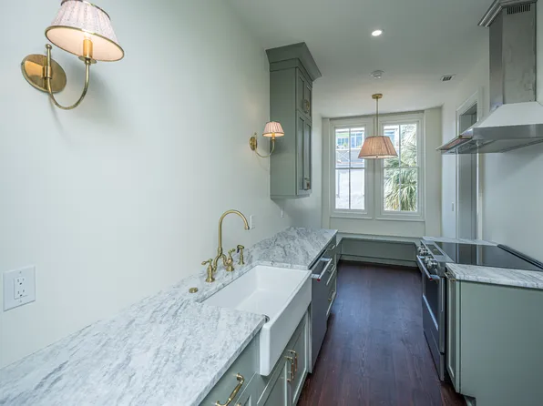 308 King St #D, Charleston, SC 29401