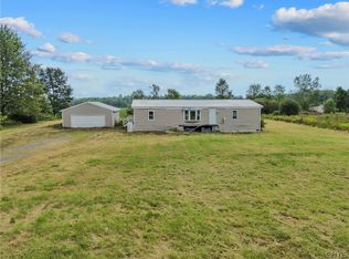 1068 County Route 10, Pennellville, NY 13132