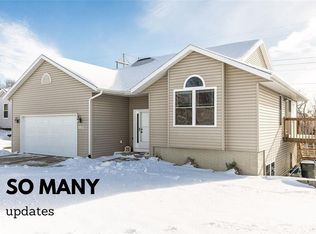 2913 38th Ave SW, Cedar Rapids, IA 52404