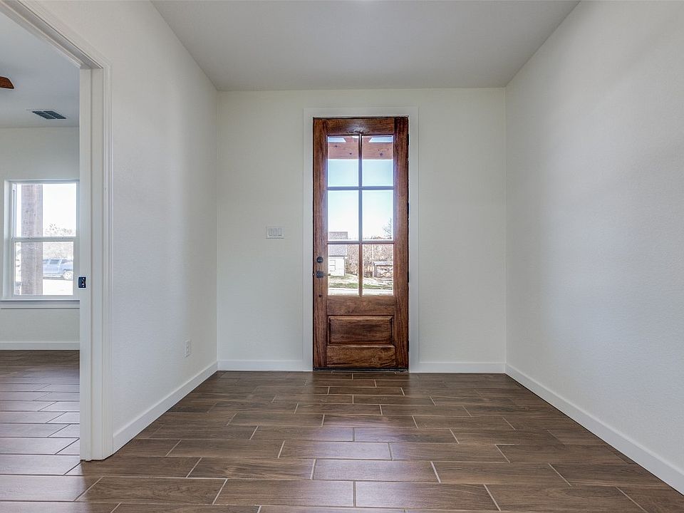 612 E 4th St, Muenster, TX 76252 Zillow